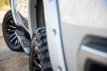 Load image into Gallery viewer, 21002 Oval Nerf Step - Crew - Def Tank - Chevy/GMC 1500/2500HD (19-23) Rough Country Canada