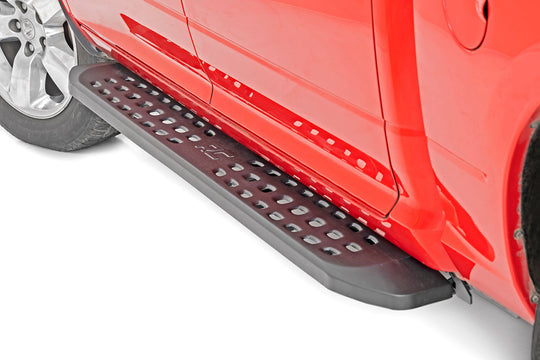 44004 RPT2 Running Boards - Crew Cab - Black - Ram 1500 (19-23)/1500 TRX (21-23) Rough Country Canada