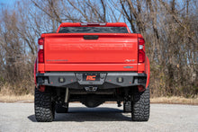 Charger l'image dans la galerie, 10758 Rear LED Bumper - Chevy Silverado 1500 2WD/4WD (2019-2022) Rough Country Canada