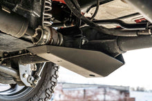 Charger l'image dans la galerie, 10624 M200 Diff Skid - Jeep Wrangler 4xe (21-23)/Wrangler JL (18-23) 4WD Rough Country Canada