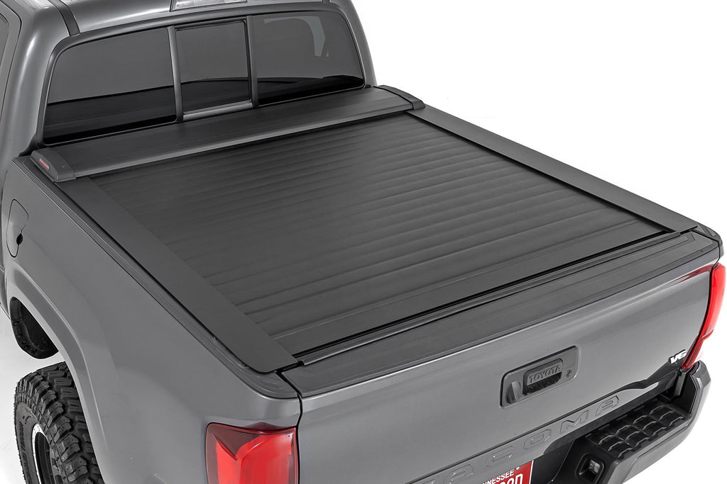 46416501 Retractable Bed Cover - 5' Bed - Double Cab - Toyota Tacoma (16-23) Rough Country Canada