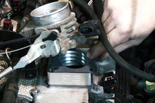 Load image into Gallery viewer, 1068 Throttle Body Spacer - Jeep Cherokee XJ/Comanche MJ/Wrangler TJ Rough Country Canada