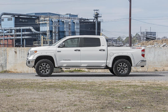 87000 2.5-3 Inch Leveling Kit - Toyota Tundra 4WD (2007-2021) Rough Country Canada