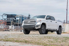 Load image into Gallery viewer, 870 2.5-3 Inch Leveling Kit - Toyota Tundra 2WD/4WD (2007-2021) Rough Country Canada