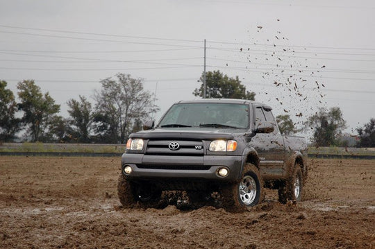 75031 2.5 Inch Lift Kit - N3 Struts - Toyota Tundra 2WD/4WD (2000-2006) Rough Country Canada