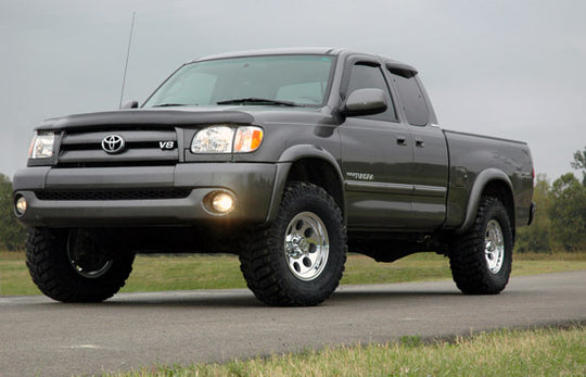 750 2.5 Inch Leveling Kit - Toyota Tundra 2WD/4WD (2000-2006) Rough Country Canada