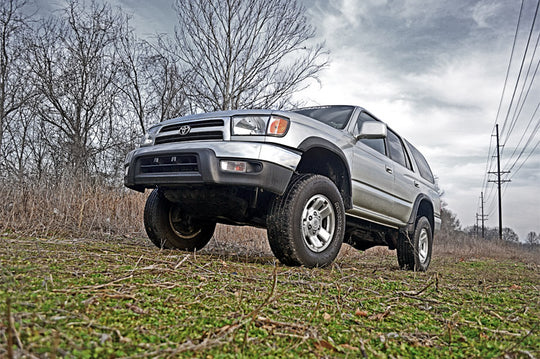 77131 3 Inch Lift Kit - N3 Struts - Toyota 4Runner 2WD/4WD (1996-2002) Rough Country Canada