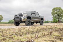Charger l'image dans la galerie, 75440 6 Inch Lift Kit - M1 Struts/M1 - Toyota Tundra 4WD (2007-2015) Rough Country Canada