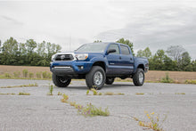 Charger l'image dans la galerie, 70542 LED Light Mount - Lower Grill - 30" - Toyota Tacoma 2WD/4WD (05-15) Rough Country Canada