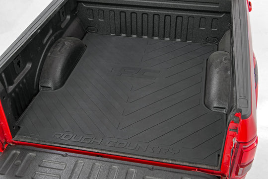 RCM680 Bed Mat - 5'5" Bed - RC Logo - Chevy/GMC 1500/2500HD/3500HD (07-19) Rough Country Canada