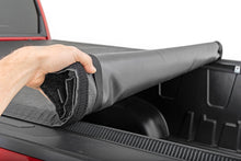 Charger l'image dans la galerie, 48519550 Soft Roll Up Bed Cover w/o Cargo Management - 5'7" Bed - Toyota Tundra (22-23) Rough Country Canada