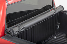 Charger l'image dans la galerie, 48519550 Soft Roll Up Bed Cover w/o Cargo Management - 5'7" Bed - Toyota Tundra (22-23) Rough Country Canada