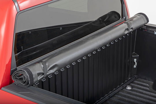 48519550 Soft Roll Up Bed Cover w/o Cargo Management - 5'7" Bed - Toyota Tundra (22-23) Rough Country Canada