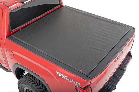 48519550 Soft Roll Up Bed Cover w/o Cargo Management - 5'7" Bed - Toyota Tundra (22-23) Rough Country Canada