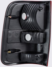 Charger l&#39;image dans la galerie, 1590327 Tail Light Assembly Dorman OE Solutions Canada