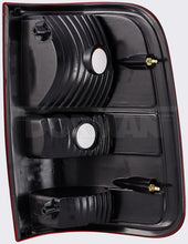 Charger l&#39;image dans la galerie, 1590328 Tail Light Assembly Dorman OE Solutions Canada