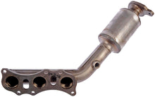 Charger l&#39;image dans la galerie, 674-797 Catalytic Converter with Integrated Exhaust Manifold Dorman OE Solutions Canada
