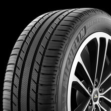 Load image into Gallery viewer, 08008 235/65R18 Michelin Premier LTX 106V Michelin Tires Canada